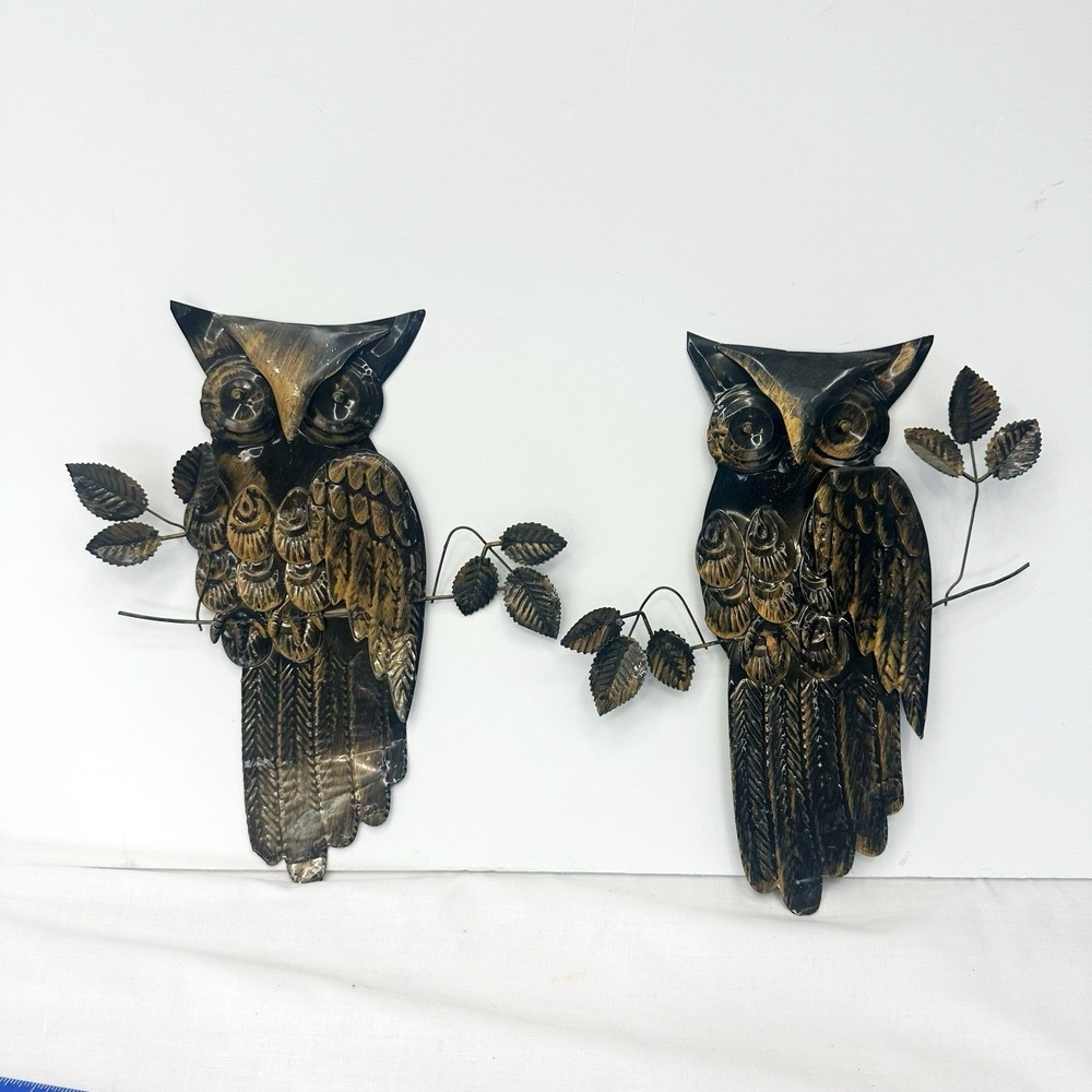 Set of 2 Vintage Aluminum / Tin Rustic MCM Wall Hanging Owl Decorations 11"